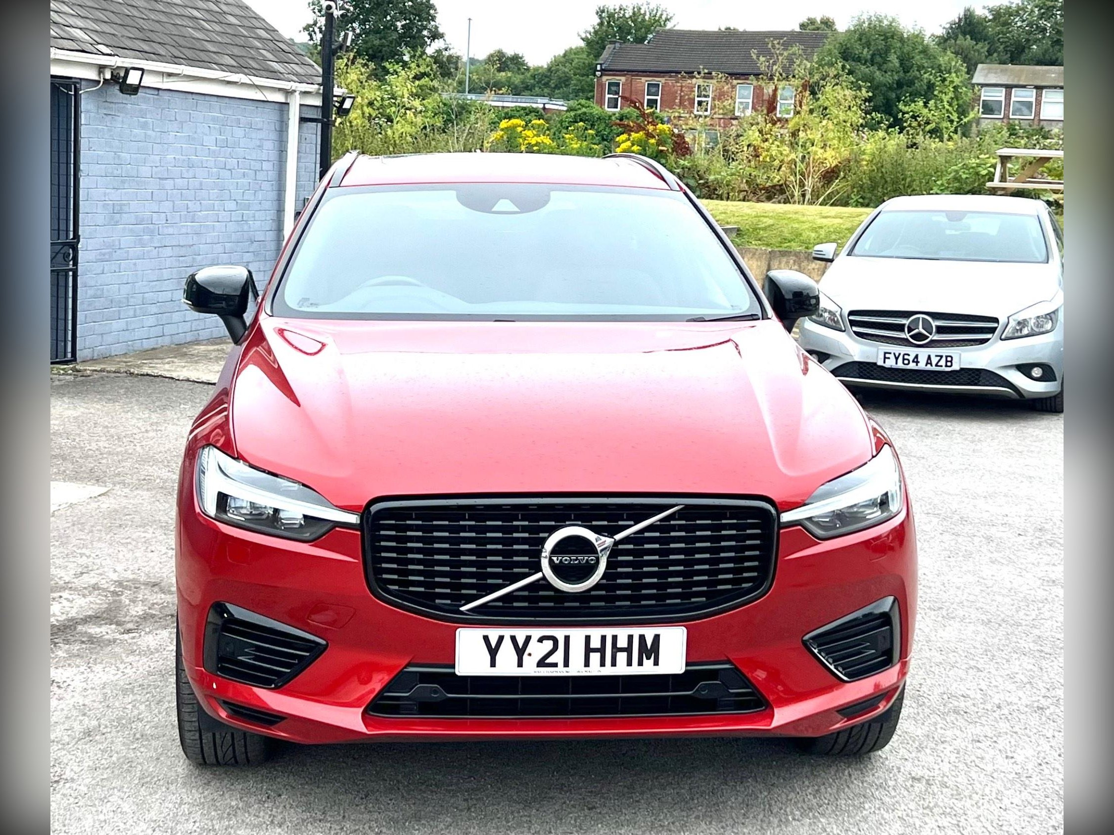 Used 2021 Volvo XC60 2.0h T6 Recharge 11.6kWh RDesign Auto AWD Euro 6 (s/s) 5dr for sale in